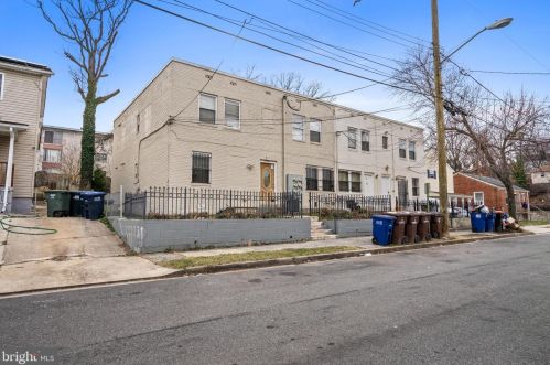5117 A St, Washington, DC 20019-6432