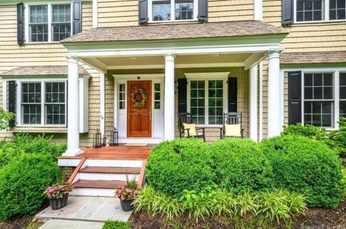 20 Mulvaney Ct, Ridgefield, CT 06877-4439