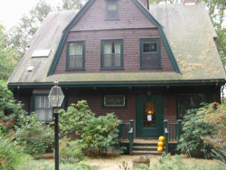 39 Gray Cliff Rd, Newton, MA 02459-2016