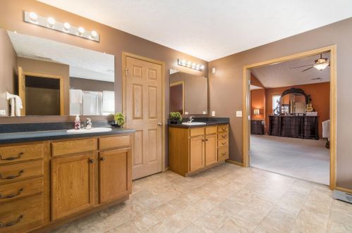 376 Enos Loomis St, Pataskala OH  43062-8160 exterior