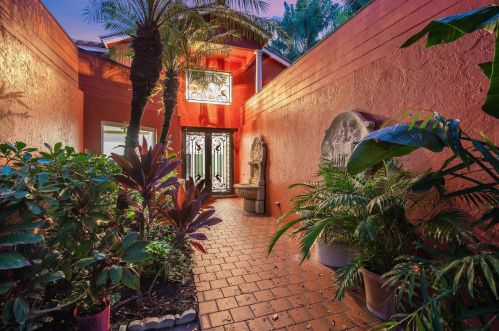 1124 Seagull Park Rd, West Palm Beach, FL 33411-1876
