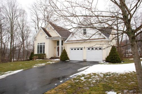 10 Deerfield Rd, Bloomfield, CT 06002-5017
