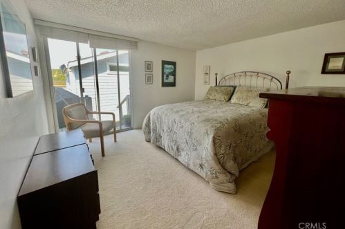 8 Saratoga, Newport Beach CA  92660-6152 exterior