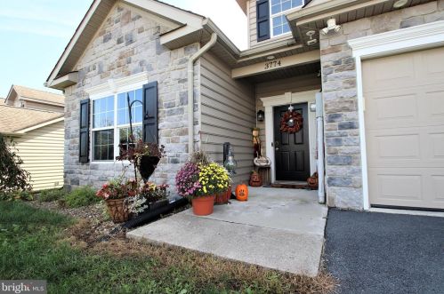 3774 Oakley Ln, Upton, PA 17225-8750