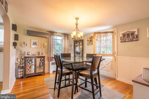 325 Moreland Rd, Willow Grove PA  19090-3507 exterior