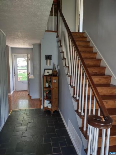 1054 Chestnut Dr, Harrisonburg VA  22801-1608 exterior