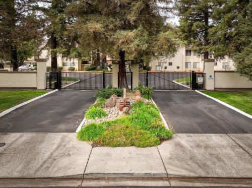 3701 Colonial Dr, Modesto CA  95356-1267 exterior