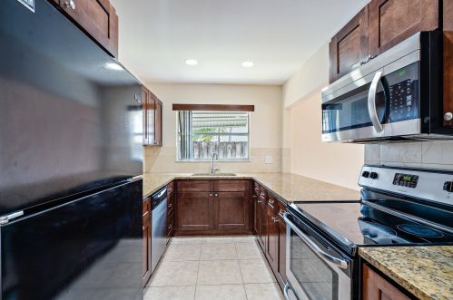 8618 Pluto Ter, West Palm Beach, FL 33403-1657