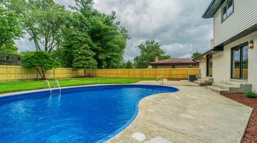 1135 Tulip Ln, Hammond IN  46321-3022 exterior