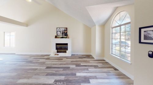8816 Barton Ave, Fresno, CA 93720-1943