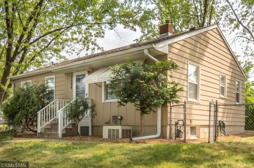1594 Albemarle St, Saint Paul, MN 55117-3620