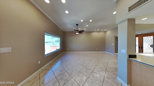 10122 Brookside Dr, Sun City, AZ 85351-1256