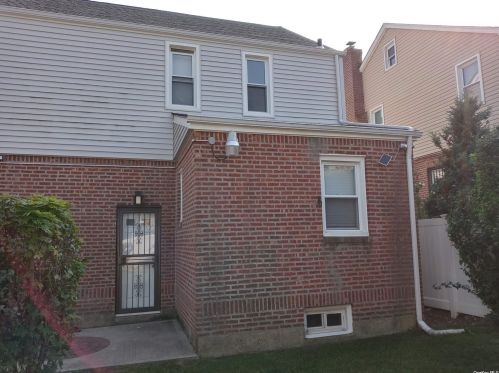 226-09 135th Ave, Jamaica, NY 11413-3117