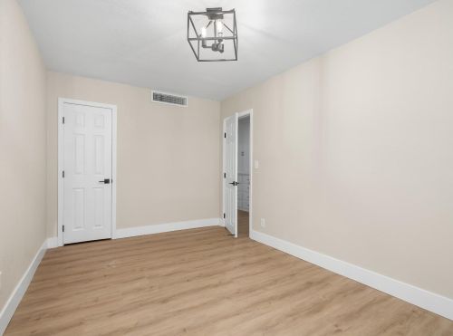 4725 Van Ness Blvd, Fresno CA  93704-3122 exterior