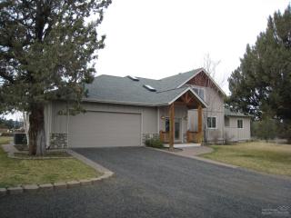 22050 Butler Market Rd, Bend OR  97701-9734 exterior