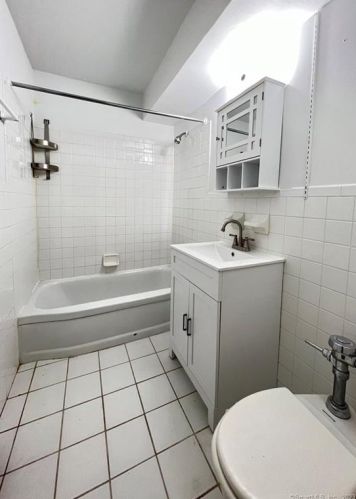 125 Prospect St, Stamford CT  06901-1206 exterior