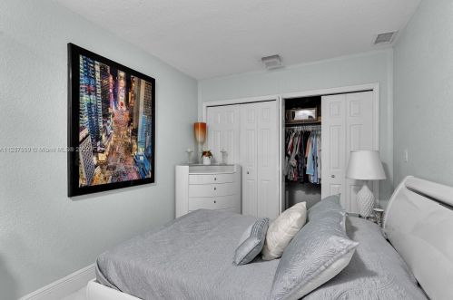 2637 9th Ct, Hialeah FL  33010-1223 exterior