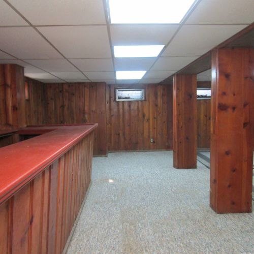 2 Oak Dr, New Hyde Park NY  11040-3315 exterior