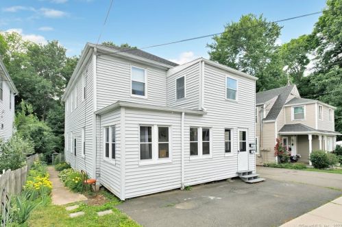 111 Pond St, Bristol, CT 06010-3559