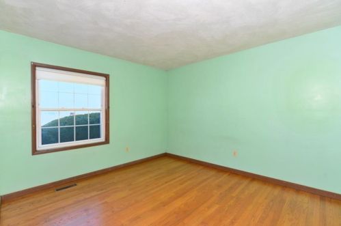 23 Rosemont Ave, Cumberland RI  02864-7518 exterior