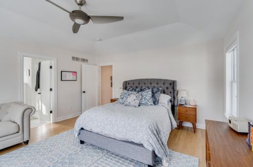 3917 Ewing Ave, Minneapolis MN 55410-1053 exterior