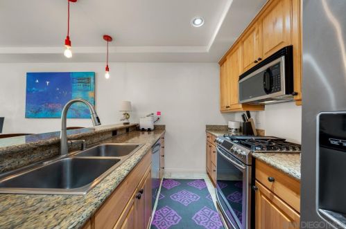 745 Diamond St, San Diego CA 92109-2520 exterior