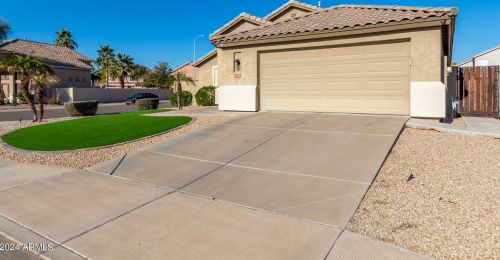 2282 Torrey Pines Pl, Chandler, AZ 85249-4830