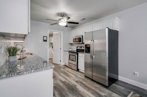 1023 Timberwood Dr, Beaver Falls PA 15010-1613 exterior