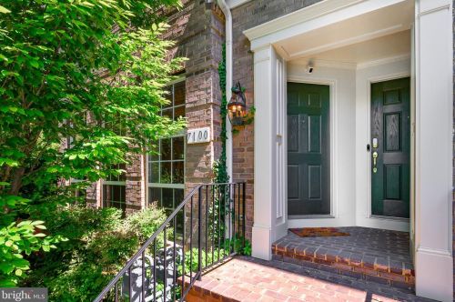 7100 Little Thames Dr, Gainesville, VA 20155-4049