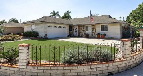 1620 Goodwin Dr, Vista, CA 92084-3031