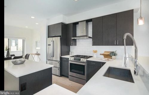 510 Fairmount Ave, Philadelphia PA  19123-0028 exterior