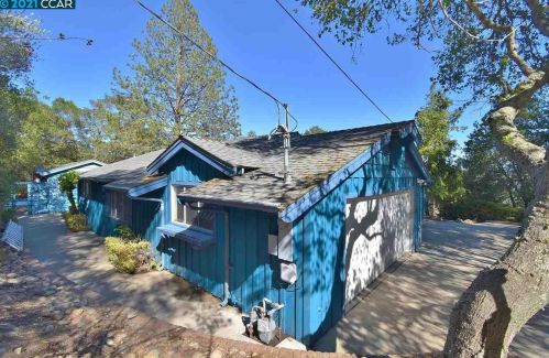 5 Point Rd, Orinda, CA 94563-1923