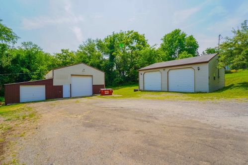 11 Homestead St, New Castle PA  16101-1616 exterior