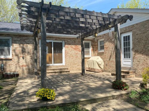 1835 Deer Run Ln, London, OH 43140-9555