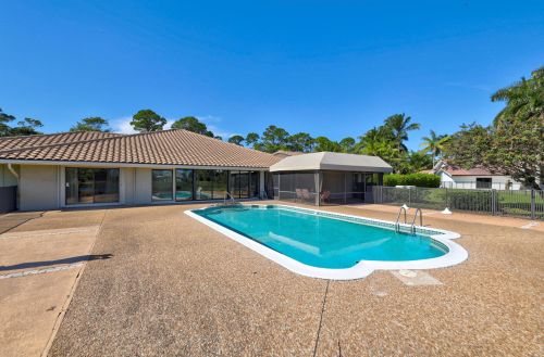 5215 Estates Dr, Delray Beach FL  33445-4385 exterior