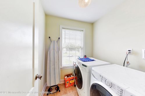 386 Hopedale Dr, Berkeley Township NJ  08721-2781 exterior