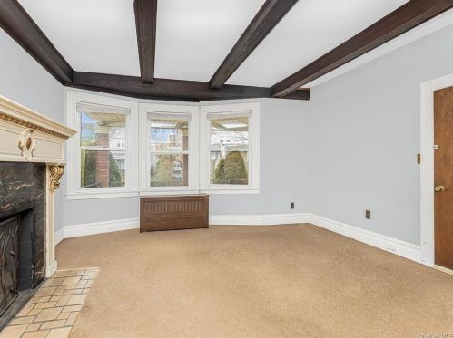 40 Park Ave, New Rochelle, NY 10805-3915