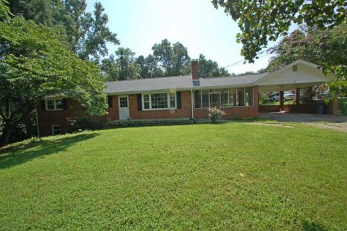 501 Litchell Rd, Salem, VA 24153-1423