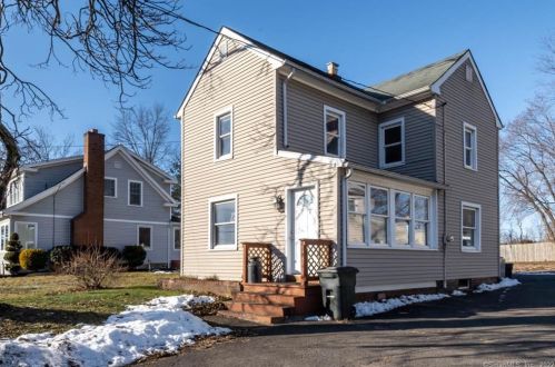 55 Montowese Ave, North Haven, CT 06473-3616