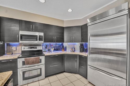 955 203 Ave, Hollywood FL  33029-3440 exterior
