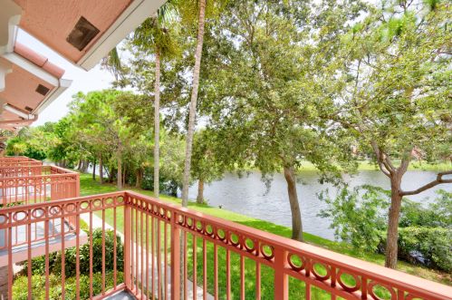 2044 Alta Meadows Ln, Delray Beach FL  33444-1173 exterior