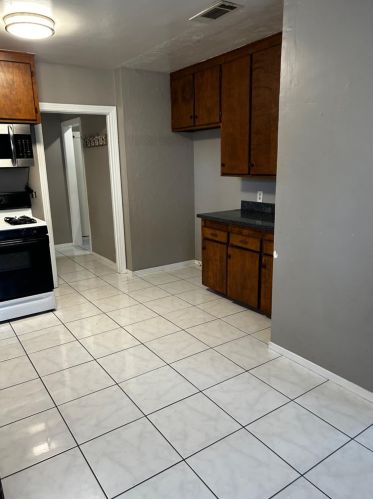 666 Florence St, Turlock CA  95380-4711 exterior