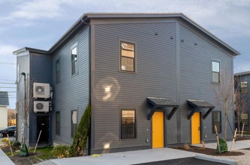 191 Manton Ave, Providence, RI 02909-3328