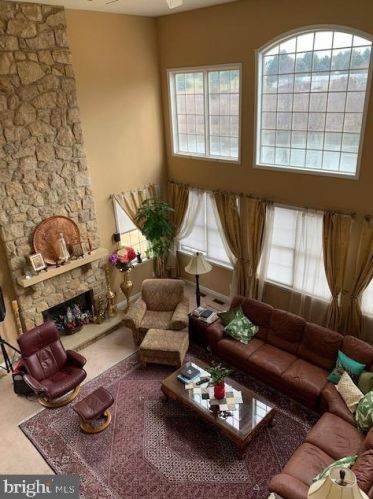 680 Willowbend Dr, Blue Bell, PA 19422-4209