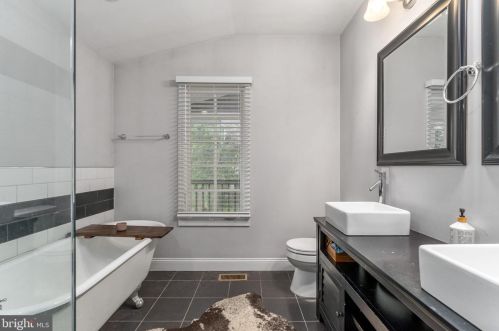 209 Prince Edward St, Fredericksburg VA  22401-6034 exterior