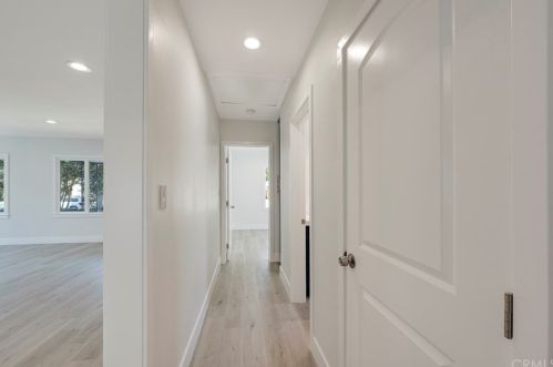 6128 Village Rd, Lakewood CA  90713-3131 exterior