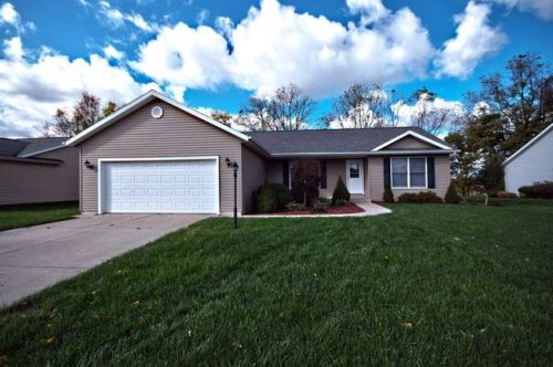 925 Lantern Ln, Goshen, IN 46526-2508