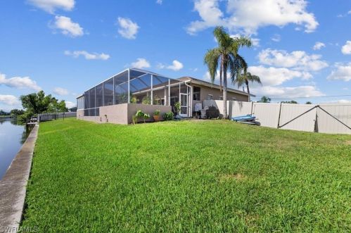 201 4th Pl, Cape Coral FL  33990-1042 exterior