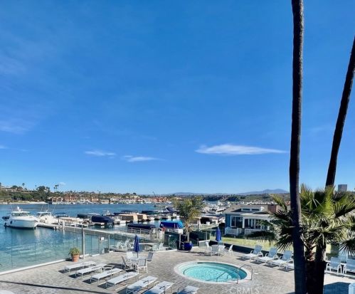 112 Yorktown, Newport Beach CA  92660-6144 exterior