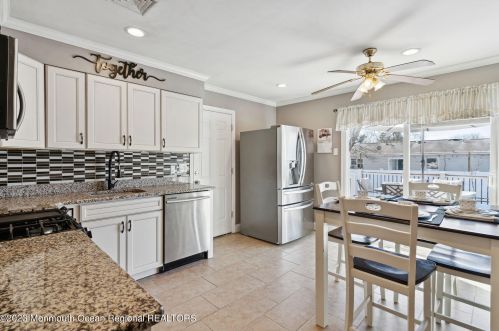 542 California Ave, Bricktown NJ 08724-1402 exterior